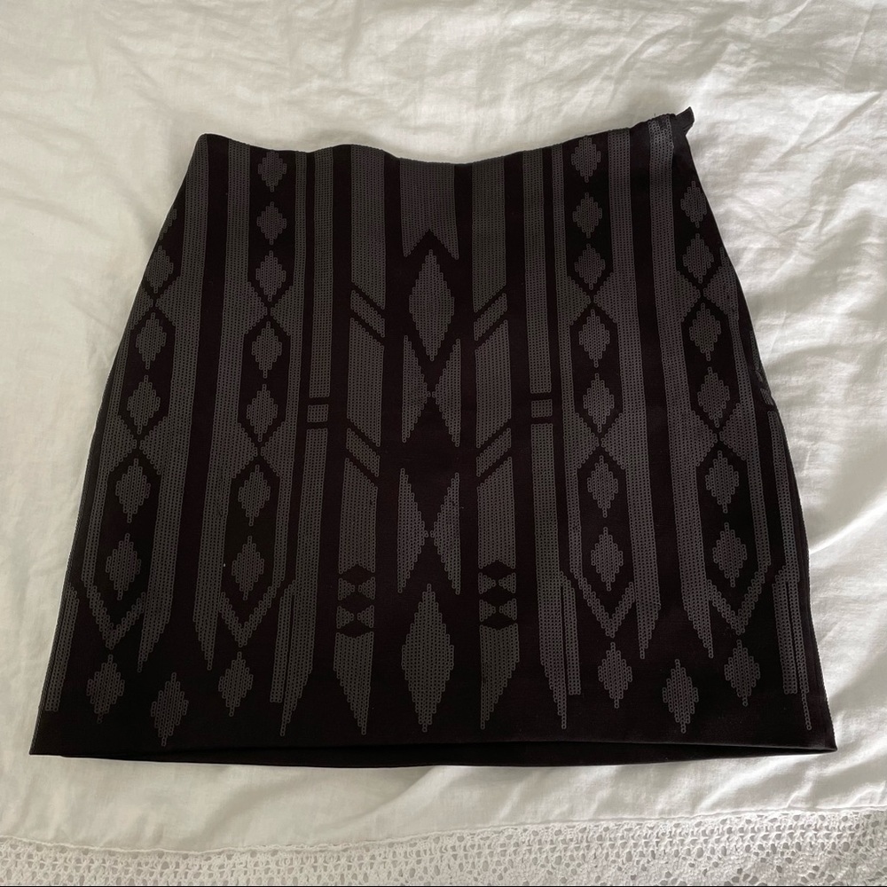 H&M Sz 8 Black Bronze Sequin Skirt Mini Pattern Geometric